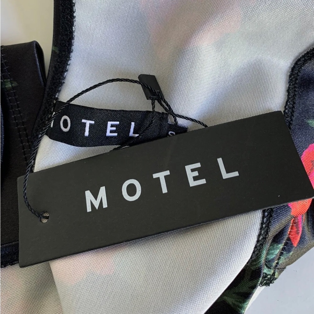 MOTEL ROCKS Yoona Crop Top Black Floral Satin Stretch Rose Size Small UK 10 - Picture 6 of 9